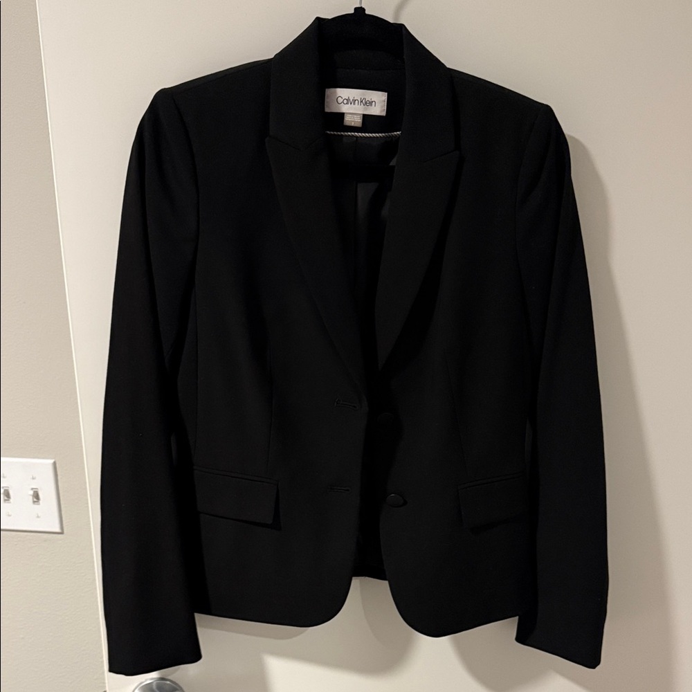 Calvin Klein Women's Elegant Black Blazer